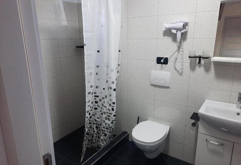 Quarto Estandar, Casa Gia Calimanesti