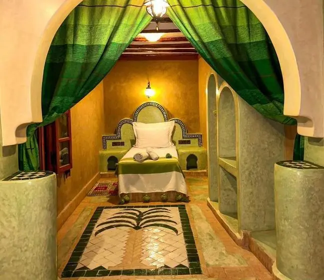 スタンダードトリプルルーム, Riad Amnay