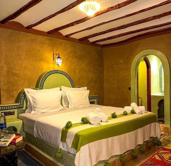 חדר סטנדרט לשלושה, Riad Amnay