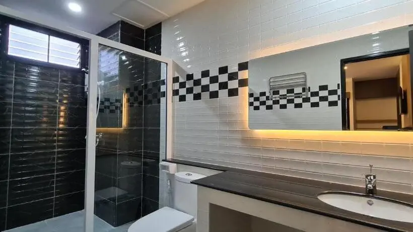 اتاق لوکس خانوادگی, The Room Boutique