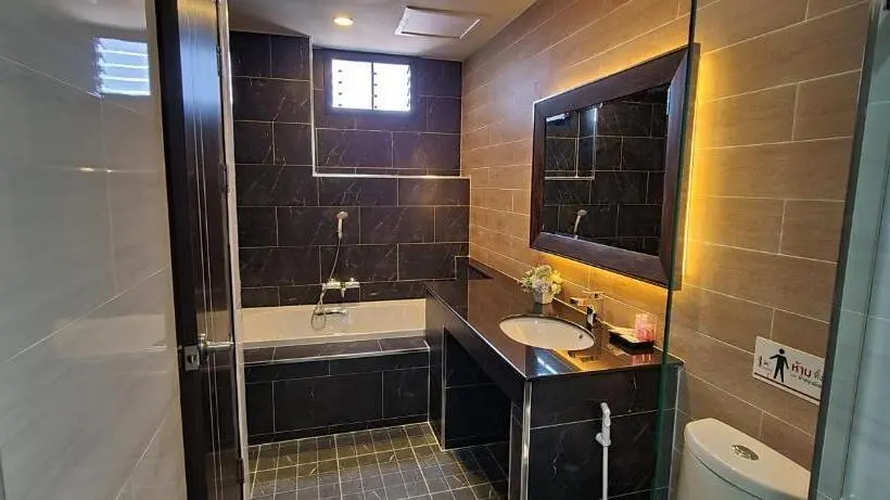 سوئیت با تخت بزرگ, The Room Boutique