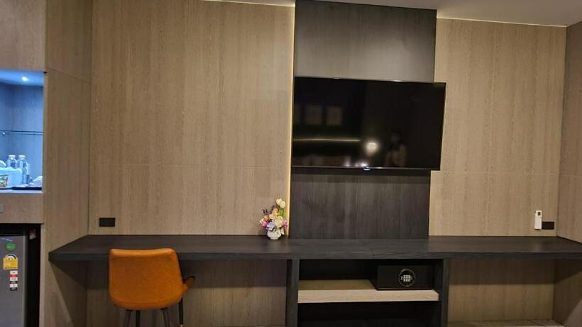 스위트 킹사이즈 침대, The Room Boutique