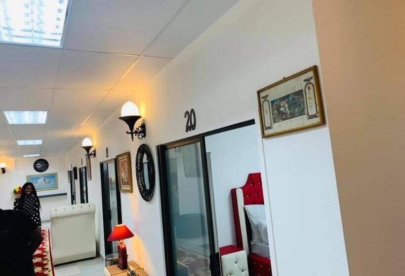 חדר אקונומי, Forchutec Guest House