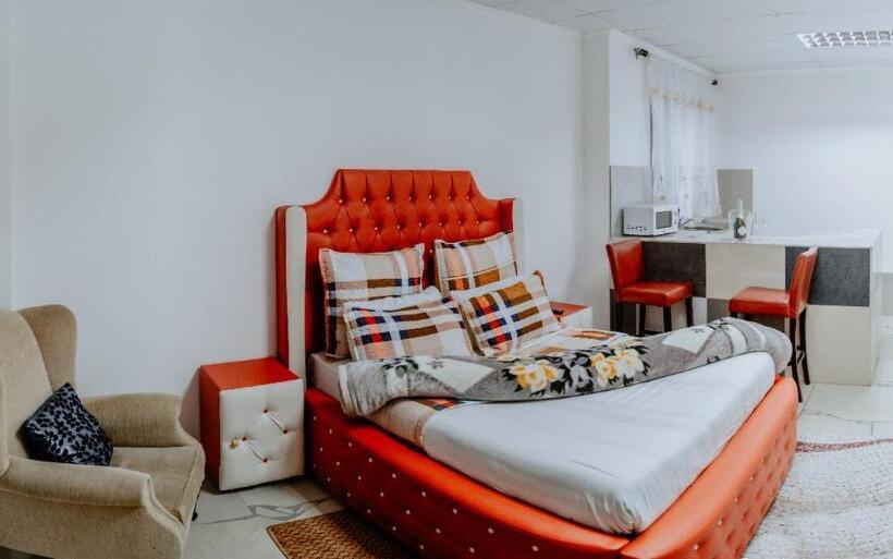 חדר אקונומי, Forchutec Guest House