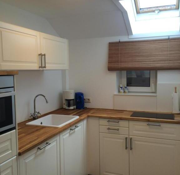 شقة غرفة واحدة, Haus Guentli