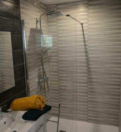 Номер Стандарт Вид на Бассейн, L Oiseau Bleu