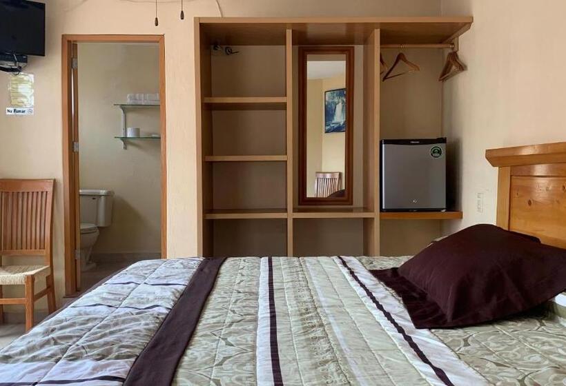 Standard Triple Room with Terrace, Posada El Campanario