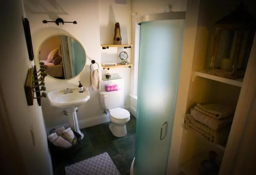 اتاق استاندارد با چشم‌انداز باغ, Tranquil Days Guest House   A Truly Exceptional Bed And Breakfast