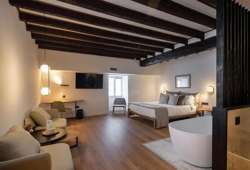 سوییت جونیور, Etxeaundi Hotel Boutique