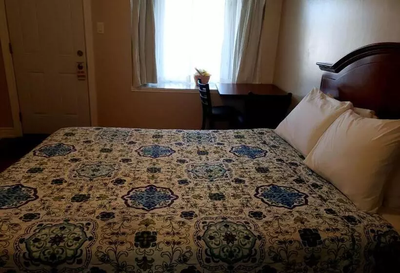 اتاق استاندارد, Blue Moon Motel