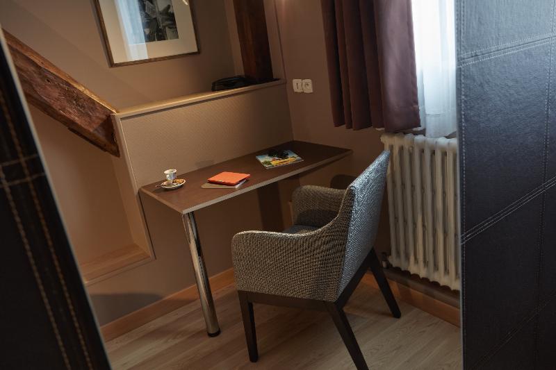 Номер Стандарт Трехместный, Ashley Hôtel Le Mans Centre Gare