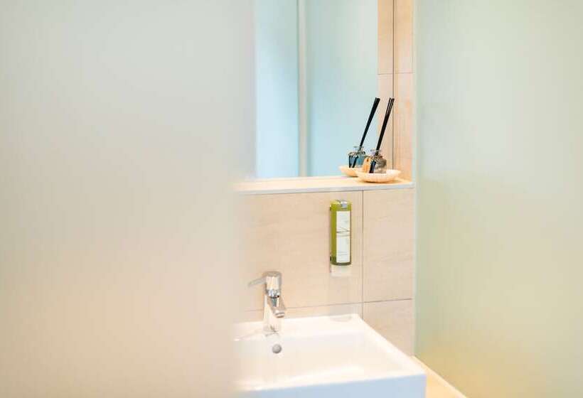 اتاق خانوادگی با چشم‌انداز کوه, Beim Hochfilzer Superior 4 Sterne