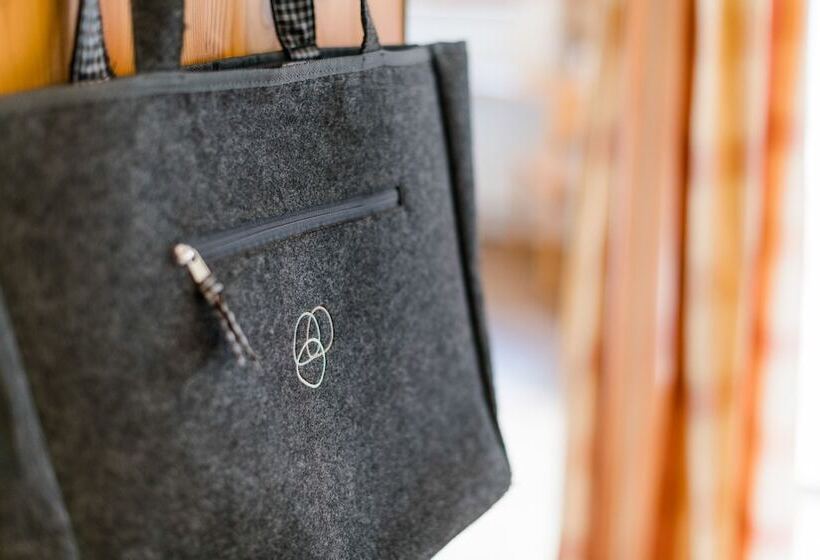 اتاق خانوادگی با چشم‌انداز کوه, Beim Hochfilzer Superior 4 Sterne