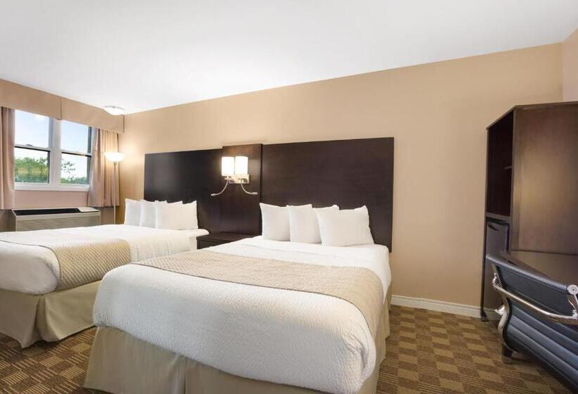 غرفة ديلوكس, Days Inn & Suites By Wyndham North Bay Downtown