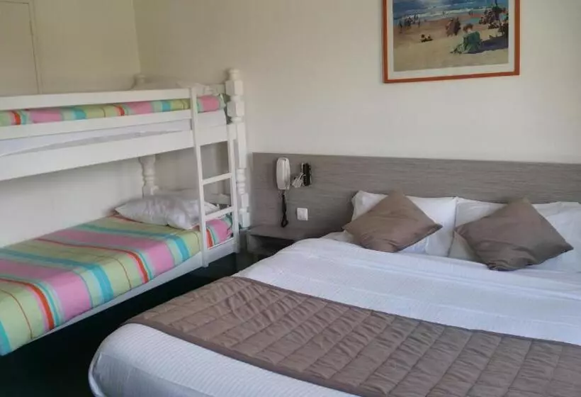 Standard Quadruple Room with Bunk Beds, De La Mer