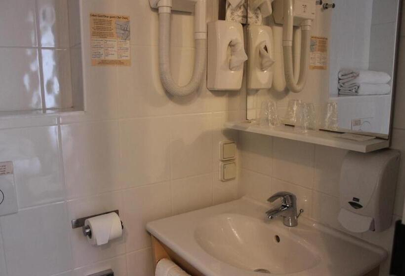 חדר סטנדרט נוף לבריכה, De La Mer