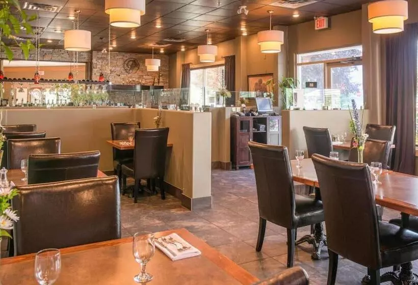 اتاق استاندارد, Hilltop Inn Salmon Arm