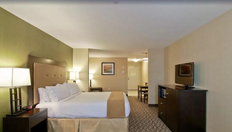 带大床的标准间, Holiday Inn Express Fort Saskatchewan, An Ihg
