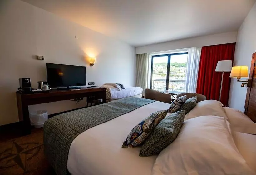 Chambre Triple Supérieure, Le Grand Pavois