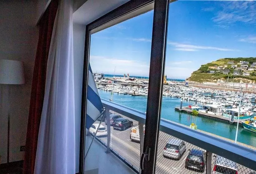 Chambre Triple Supérieure, Le Grand Pavois