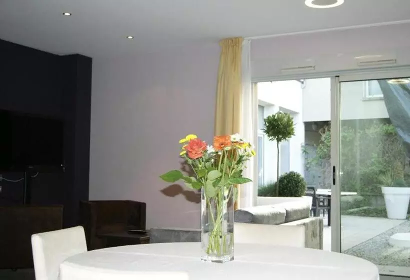 سوییت پرستیژ, Logis Hôtel Victor Hugo & Spa