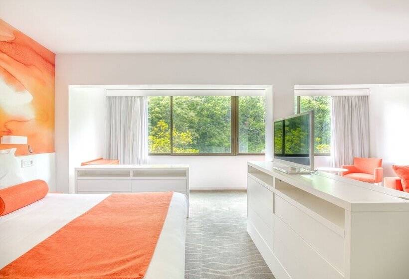 جناح جونيور, Restaurant La Vague De Saint Paul