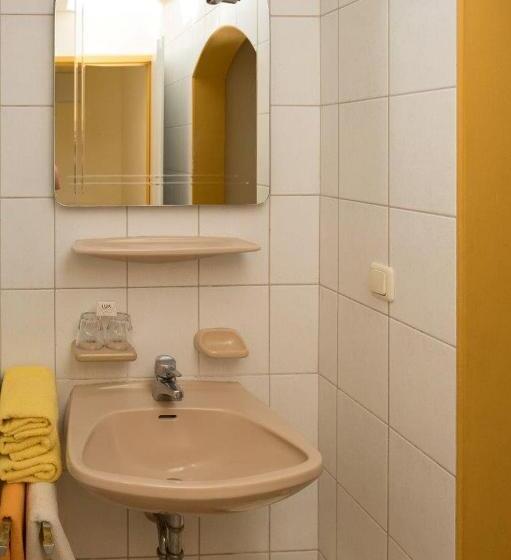 带2个卧室的公寓, Rosslwirt Rast