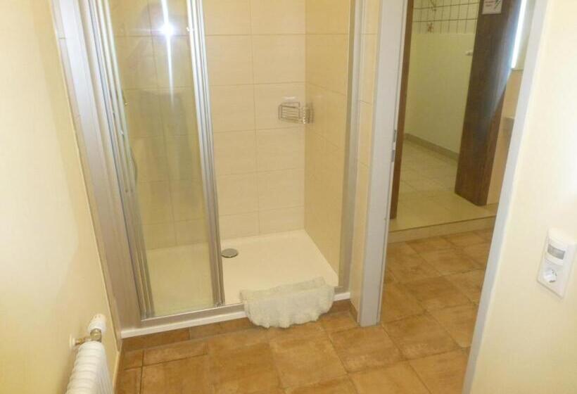 Полулюкс, Rosslwirt Rast