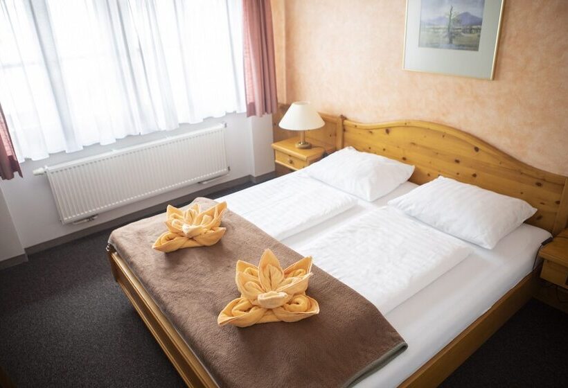 Номер Стандарт Трехместный, Sporthotel Dachstein West