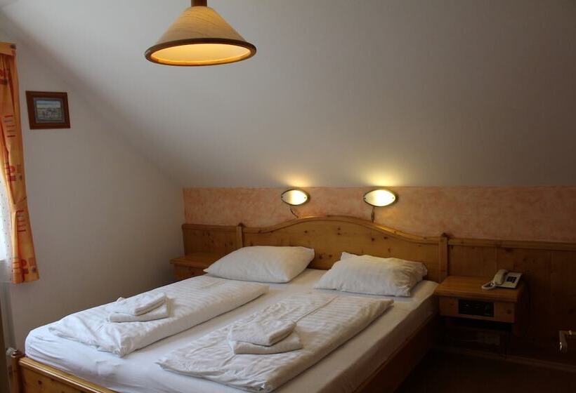 Апартаменты 3 Спальни, Sporthotel Dachstein West