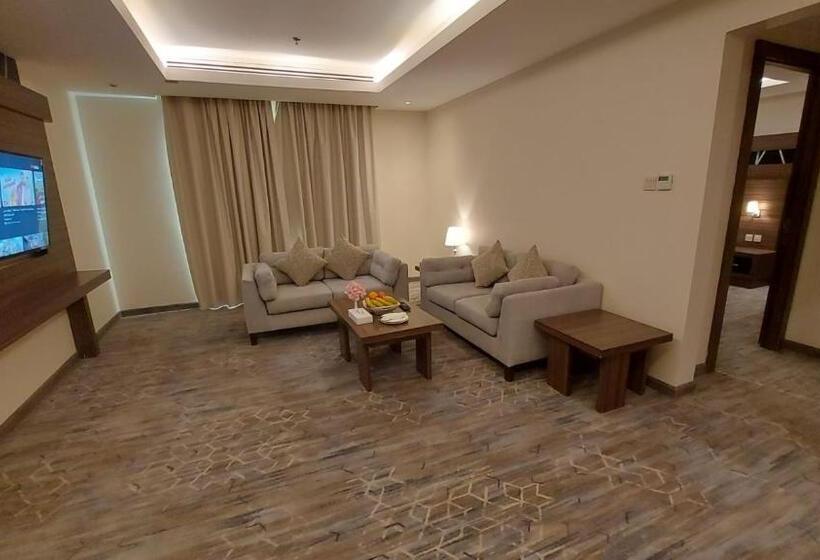 2 Bedrooms Suite Sea View, Sumou Al Khobar