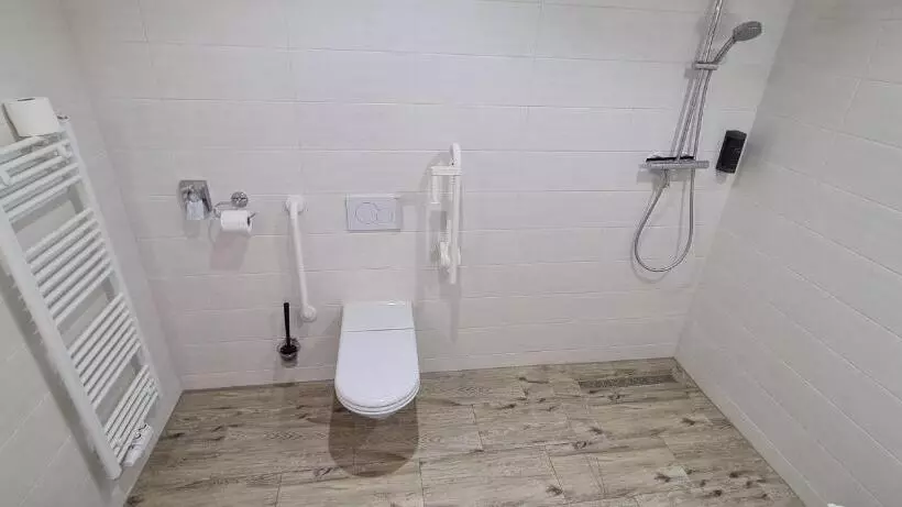 Standard Yhden Hengen Invahuone, Kurhotel Renona Rehabilitation