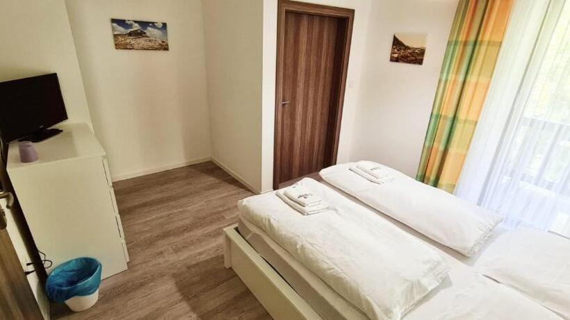 身障者適用キングサイズベッドルーム, Kurhotel Renona Rehabilitation