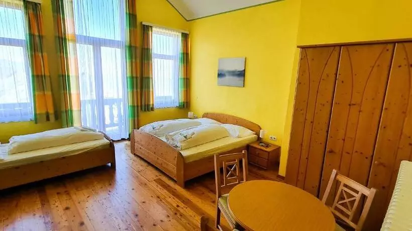 Huoneisto 1 Makuuhuone Näkymä, Kurhotel Renona Rehabilitation