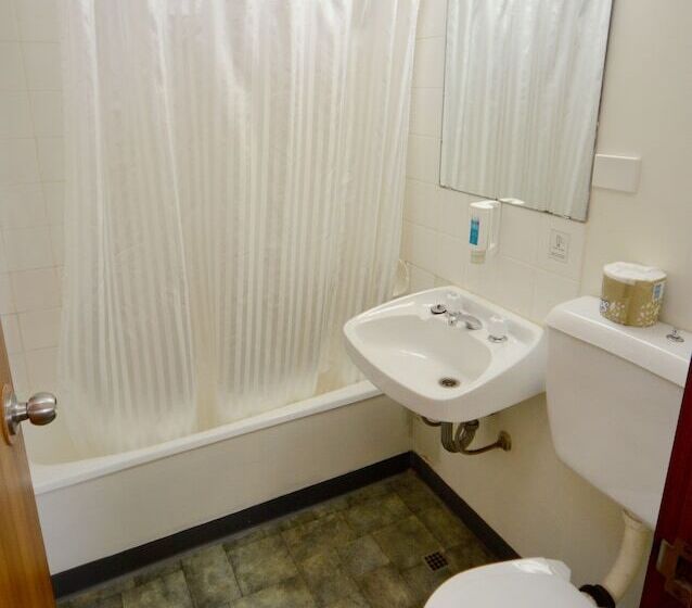 اتاق اکونومی یک تخته, Bridge