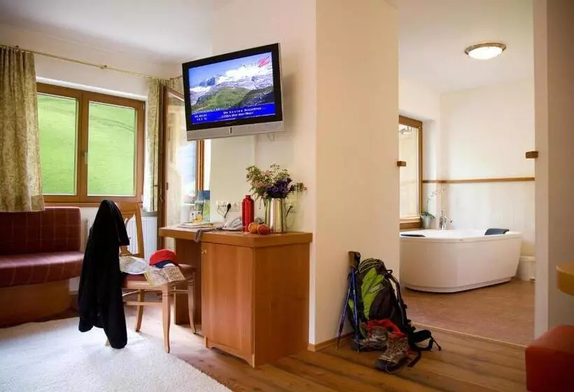 سوییت, Natur  & Wanderhotel Tuxertal