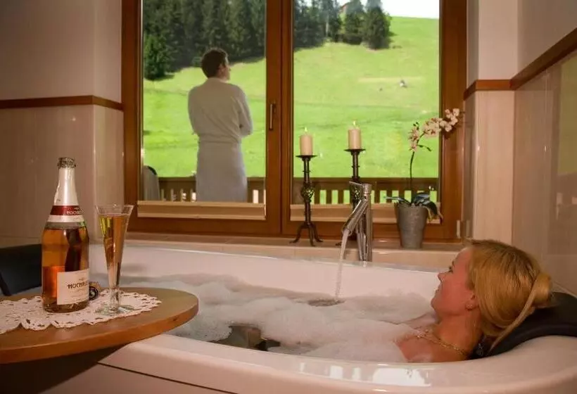 سوییت, Natur  & Wanderhotel Tuxertal