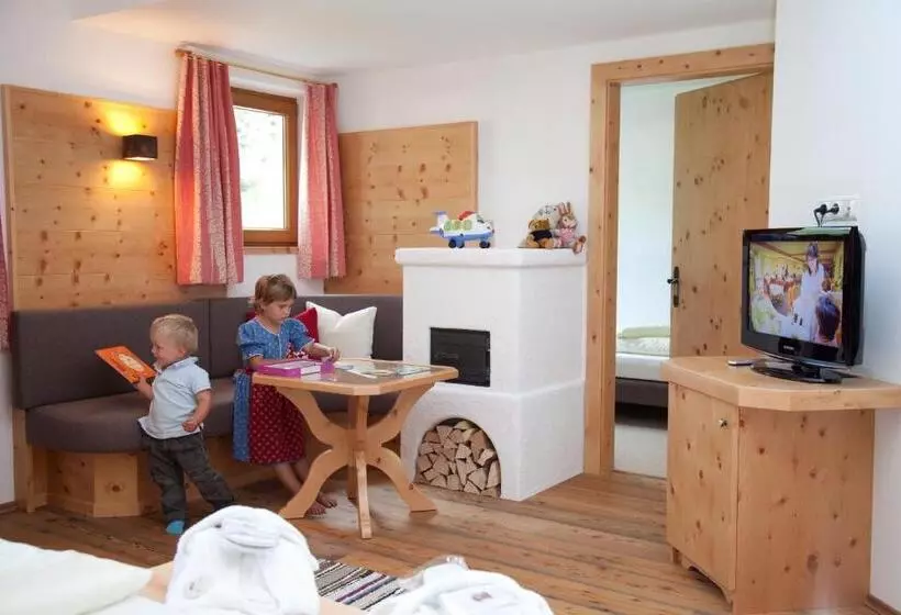 اتاق خانوادگی, Natur  & Wanderhotel Tuxertal