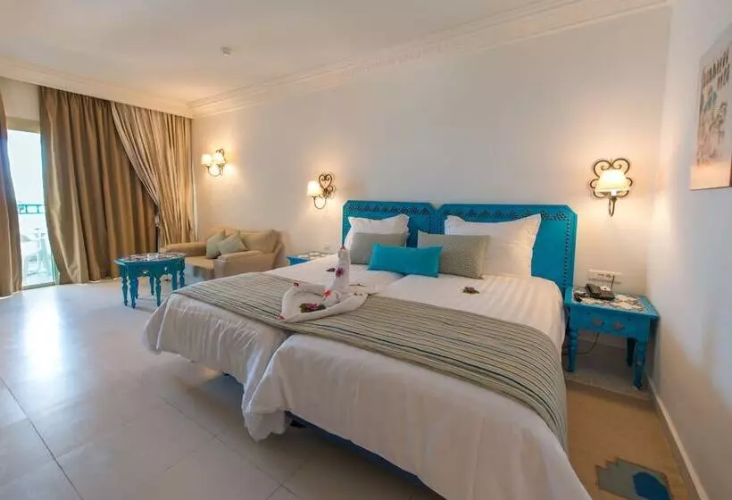 اتاق استاندارد با چشم‌انداز دریا, Regency Hotel & Spa