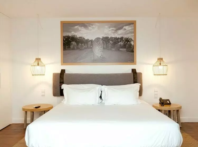 سوئیت پریمیوم, The Lince Ecorkhotel évora