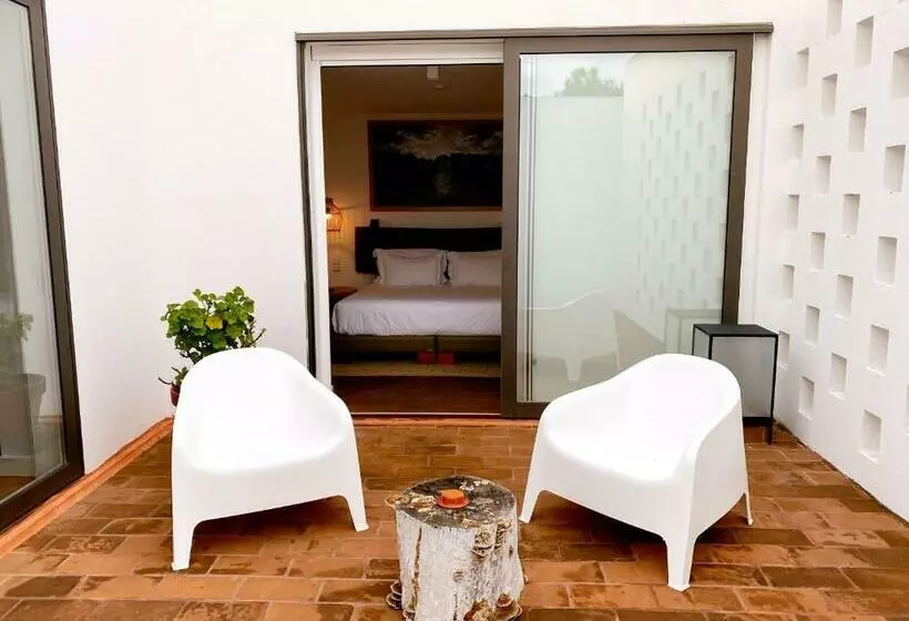 سوییت لوکس, The Lince Ecorkhotel évora