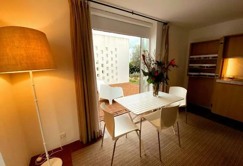 سوییت خانوادگی, The Lince Ecorkhotel évora