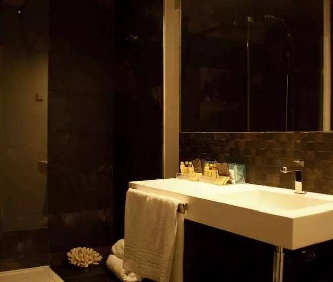 اتاق استاندارد یک نفره, Aqua Ria Boutique