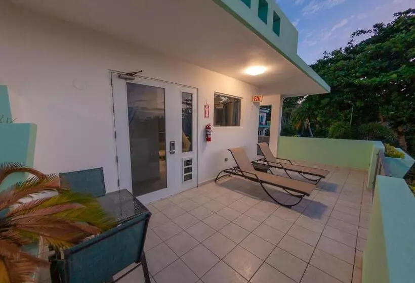 سوئیت با بالکن, Casa Verde