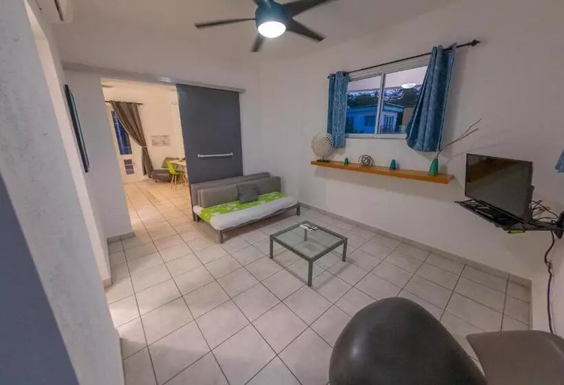 سوئیت با بالکن, Casa Verde