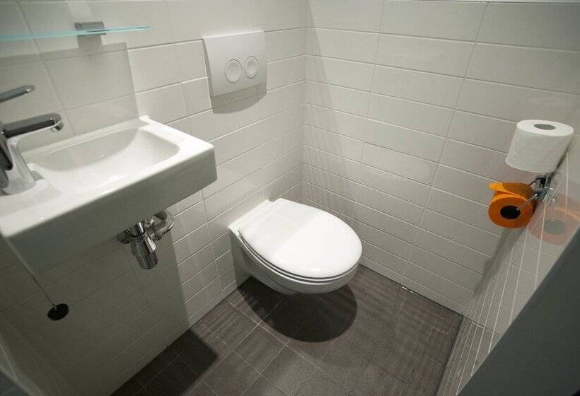 스탠다드 트리플 룸, Easyhotel Rotterdam City Centre