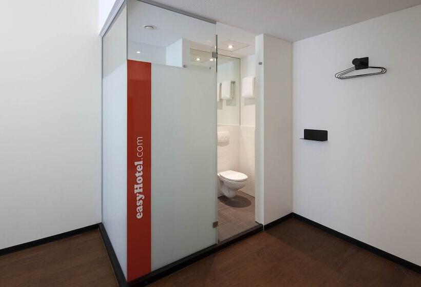스탠다드 트리플 룸, Easyhotel Rotterdam City Centre