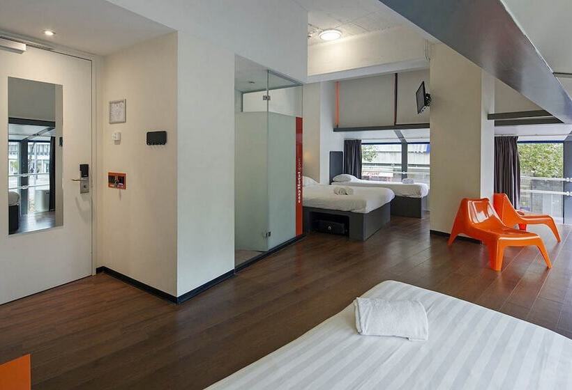 4인용 스탠다드 룸, Easyhotel Rotterdam City Centre