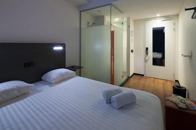 Quarto Basic, Easyhotel Rotterdam City Centre