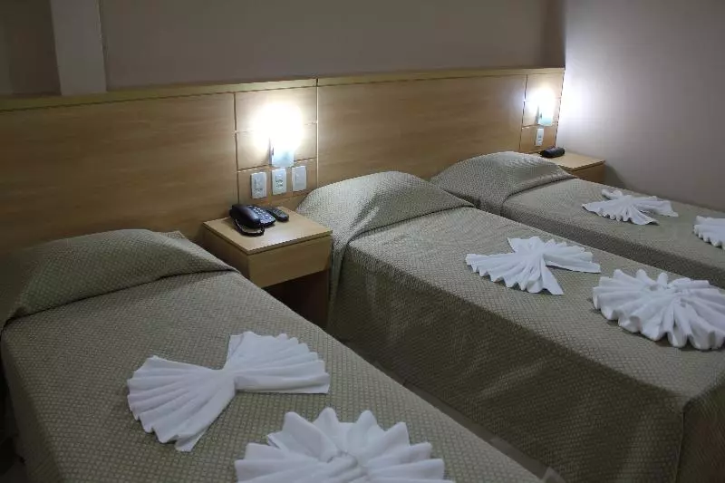 اتاق استاندارد چهار تخته, Galicia